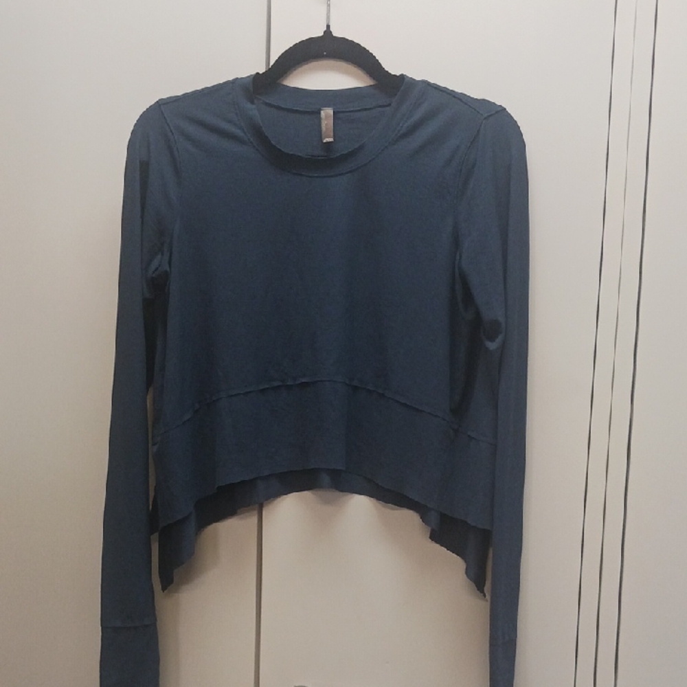Free Movement Long Sleeve Women's Top